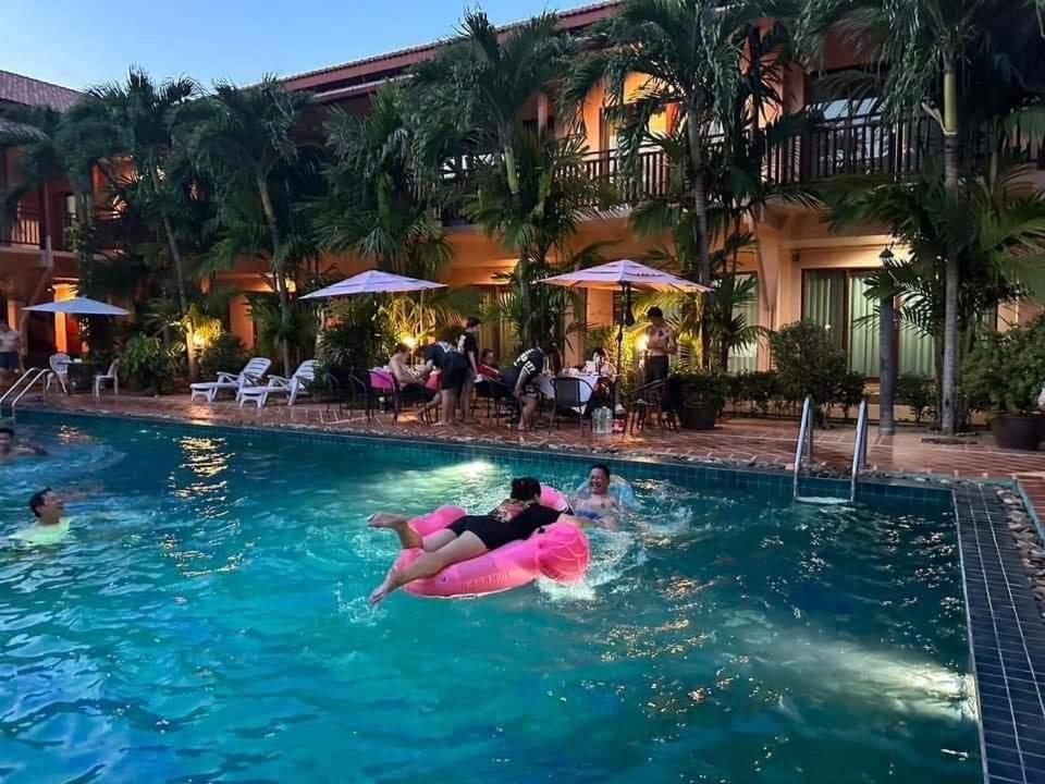 Siam Tara Resort Chiangkhong Chiang Khong Exteriör bild